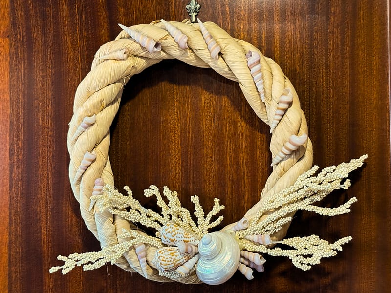 Ghirlanda decorativa con conchiglie a bordo del caicco silver star 2
